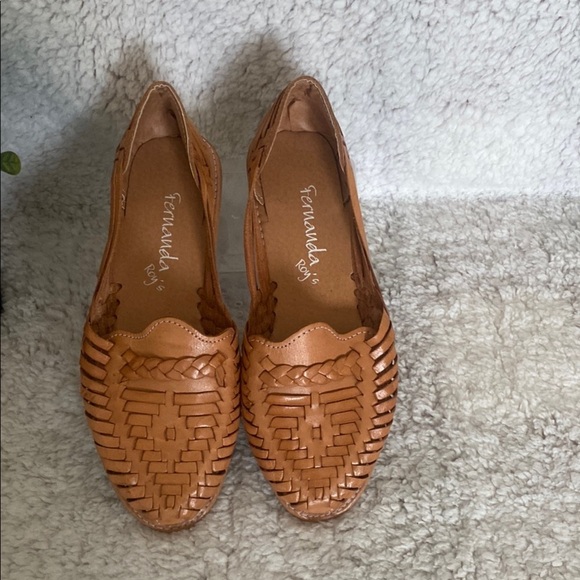 Fernanda Roy’s Women's Tan Loafers Size 25 USA 8 - Picture 2 of 6